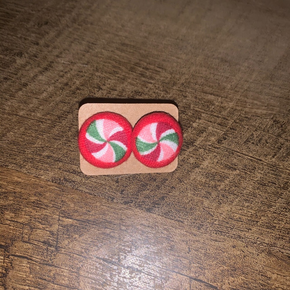 Peppermint swirl button earrings